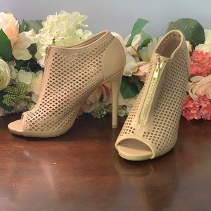 Steve Madden heels size 9